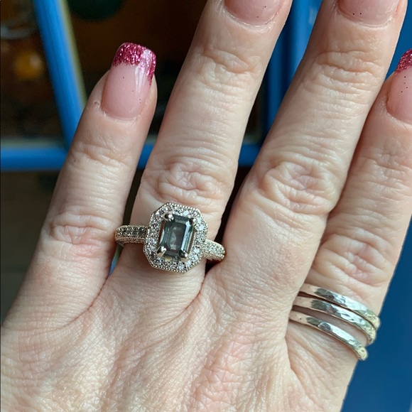 Jewelry - 3.45 TCW gray and white Moissanite ring